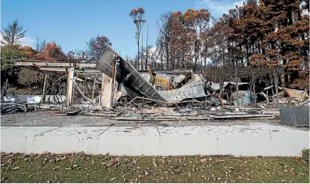  ?? PHOTO: JOSEPH JOHNSON/FAIRFAX NZ ?? Vilma and Warren Flanagan enjoyed their rebuilt house for mere weeks before it was gutted by the Port Hills fires.