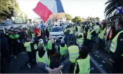  ?? (Photo d’archives F. V.) ?? Lors d’une action des « gilets jaunes » à Antibes en décembre .