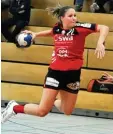  ?? Foto: Fred Schöllhorn ?? Nun hat es Daniela Knöpfle und die Handballer­innen des TSV Haunstette­n mit der ersten Saison Niederlage er wischt.