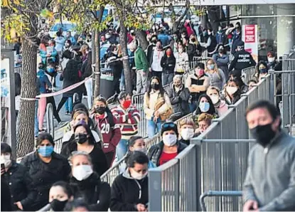  ?? (PEDRO CASTILLO) ?? Córdoba. En la provincia, unas 700 mil personas vienen cobrando el Ingreso Familiar de Emergencia.