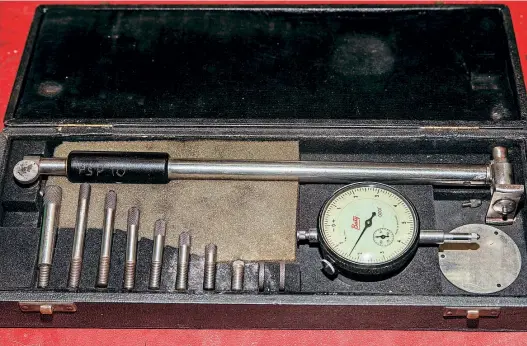  ??  ?? ABOVE: An old school dial bore gauge set.