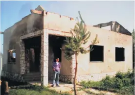  ??  ?? Kuća Mile Čančara u Vagancu 1995. godine, nakon vojne akcije Oluja