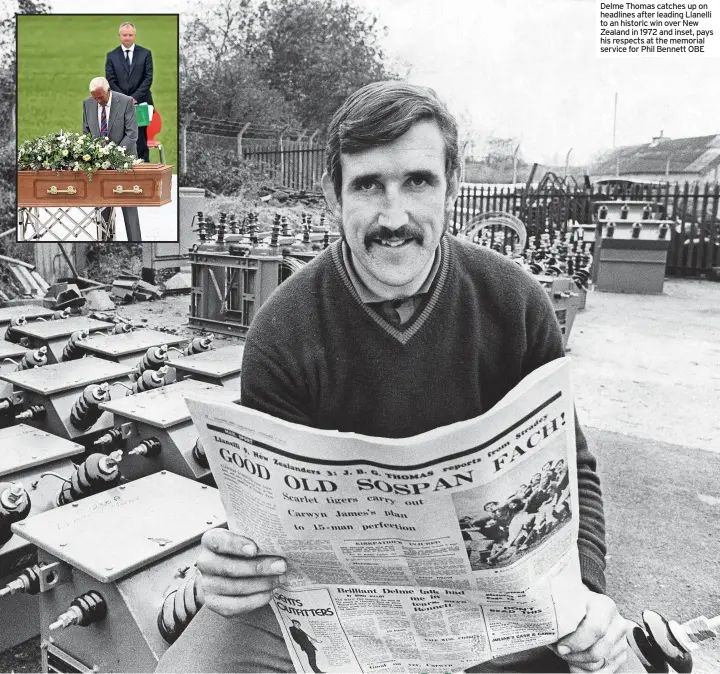  ?? ?? Delme Thomas catches up on headlines after leading Llanelli to an historic win over New Zealand in 1972 and inset, pays his respects at the memorial service for Phil Bennett OBE