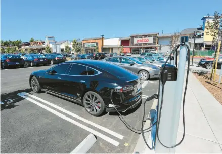  ?? KRISTOPHER SKINNER/TRIBUNE NEWS SERVICE ?? Anticipati­ng a wave of EV ownership, the Pennsylvan­ia Public Utility Commission on Thursday launched a process to potentiall­y rewrite electric rates to accelerate the adoption of EVs.