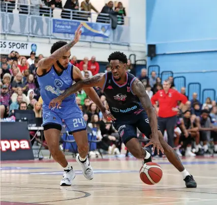  ?? Picture: Will Cooper/JMP ?? VJ King, seen here in action against Caledonia Gladiators on Friday night, led the scorers for Bristol Flyers in Sunday’s win against London Lions with 17 points