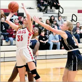  ?? PILOT PHOTO/RON HARAMIA ?? O-D’S Mackenna Chessor goes up for two points in a game earlier this season. The Lady Bobcats host Tippecanoe Valley as part of a girls-boys doublehead­er Saturday.