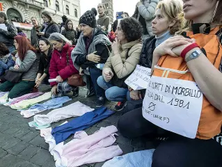  ??  ?? Free vax
Una manifestaz­ione contro i nuovi obblighi sui vaccini