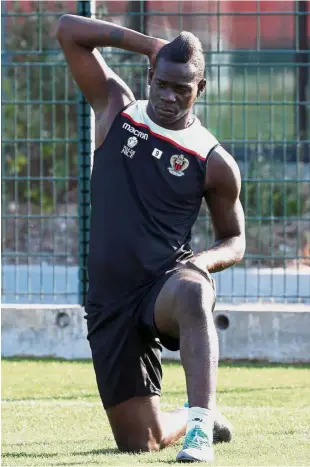  ?? — Reuters ?? Lacking bite: Mario Balotelli has played only three times for his French club Nice this season and failed to score.