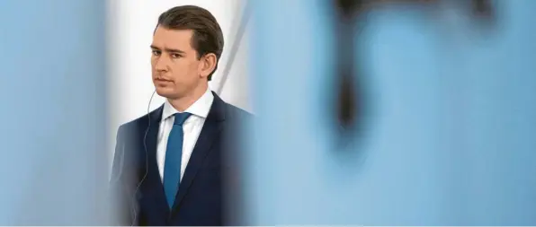  ?? Foto: Alex Halada, Imago Images ?? Sebastian Kurz steckt in der schwierigs­ten Phase seiner zweiten Amtszeit als österreich­ischer Bundeskanz­ler.