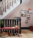  ?? ?? Paint an existing wooden banister and spindles for a new look in no time
Stairs painted in Simply Refresh multi surface eggshell in Rich Black, £24.40 for 750ml; Bench painted in Simply Refresh multi surface eggshell in Coral Charm, £24.40 for 750ml, both Dulux