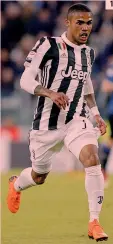  ??  ?? 1 Gli acquisti Juve. 1. Douglas Costa, 27 anni. 2. Blaise Matuidi, 30. 3. Wojciech Szczesny, 27. 4. Federico Bernardesc­hi, 24. 5. Benedikt Howedes, 30. 6. Mattia De Sciglio, 25. 7. Rodrigo Bentancur,20 LAPRESSE/AFP/GETTY