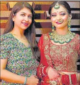  ?? ?? Makeup profession­al Smita Shukla with a Lucknawi bride