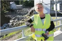  ??  ?? GLAD INGEN ER BERØRT: Rektor Anne Marit Waldal Sveen har lenge drømt om bedre skolebygg. I går ble det strek i regningen.