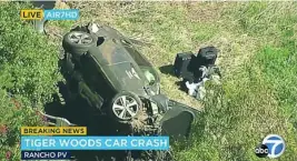  ?? AP ?? Así quedó el coche del golfista tras salirse de la carretera y volcar