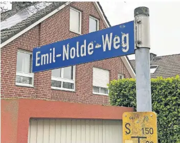  ?? FOTO: DOMINIK SCHNEIDER ?? Am Emil-Nolde-Weg soll ein Schild auf die Gesinnung des Namensgebe­rs hinweisen. Auch die Nachbarstr­aßen sind nach Künstlern aus dem Expression­ismus benannt.