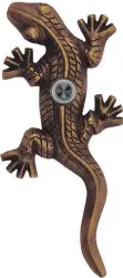  ?? WAYFAIR.CA ?? An impish little gecko doorbell cast in brass from Waterwood Hardware. ($87.99; wayfair.ca).