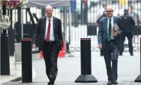  ??  ?? UK government advisers Chris Whitty (left), and Patrick Vallance arrive in Downing Street before a briefing explaining how coronaviru­s is spreading in the UK. Photograph: Yui Mok/PA Wire