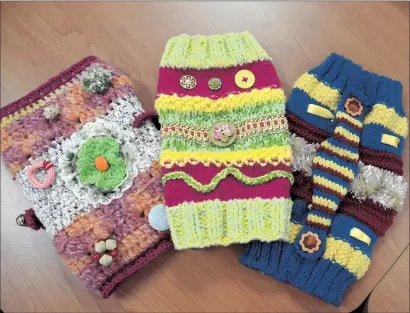  ??  ?? Lots of twiddling needed: Knit a twiddle muff or two for people living with dementia.