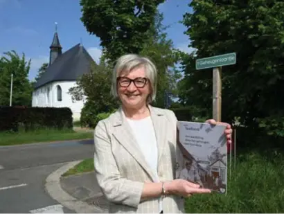  ?? FOTO SERGE MINTEN ?? “De verhalen van Spalbeek mochten niet verloren gaan”, zegt Greta Grosemans, die het allemaal in een bijzonder boek goot.