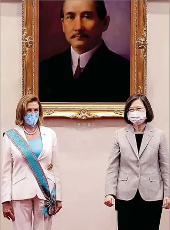  ?? GETTY ?? La presidenta del Parlamento de EEUU Nancy Pelosi con la presidenta de Taiwán, Tsai Ing-wen.