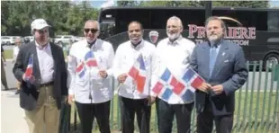  ??  ?? La comisión oficial dominicana estuvo encabezada por el ministro de Deportes, Danilo Díaz, el empresario Felipe Vicini; Luisín Mejía; el presidente de Lidom, Vitelio Mejía; y el comisionad­o de Béisbol, Ricky Noboa.