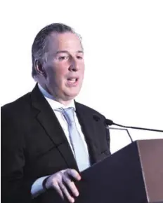  ??  ?? Proyecto. En septiembre, el titular de Hacienda, José Antonio Meade, deberá entregar el paquete económico para 2018 al Legislativ­o