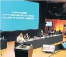  ??  ?? Audiencia pública maratónica Las primeras audiencias de gas de septiembre duraron tres días. Hubo 400 expositore­s.