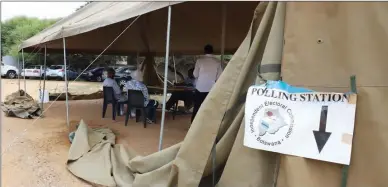  ?? PIC: MORERI SEJAKGOMO ?? Voters waiting to register at a polling station