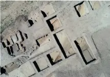  ??  ?? An aerial view of the prehistori­c settlement unearthed in Mavropigi.