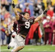  ?? Stephen Dunn/Getty Images ?? Former Texas A&M linebacker Dat Nguyen is the Aggies’ all-time leading tackler with 517.