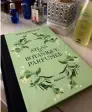  ??  ?? Atlas de botanique parfumée. Éditions Arthaud.  pages.  €.