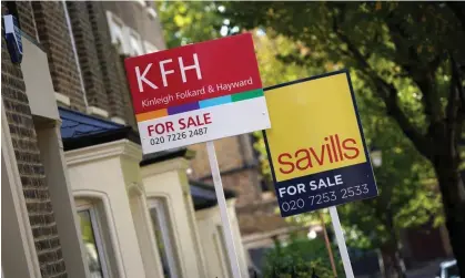  ?? Photograph: Yui Mok/PA ?? Rightmove said the cut in borrowing costs helped increase the availabili­ty of cheaper mortgages and improved buyer demand.