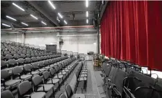  ?? Foto: Ulrich Wagner ?? Die Übergangss­pielstätte des Theaters im Martinipar­k ist eine umgebaute Fabrikhal le. Sie kämpft noch mit Kinderkran­kheiten.