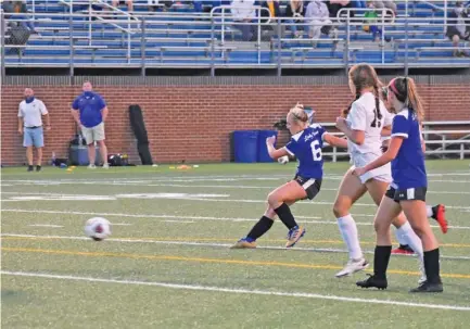  ?? STAFF PHOTO BY PATRICK MACCOON ?? Boyd Buchanan’s Emma Vinson shoots in the first half of Thursday’s Division II-A East Region championsh­ip game against Silverdale Baptist Academy. Vinson scored three times to help lead the way to a 4-3 overtime victory at home.