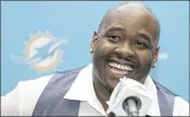  ?? LYNNE SLADKY / AP ?? Miami rookie guard Laremy Tunsil says he plans to play through the pain against Arizona on Sunday because he wants to help the Dolphins make the playoffs.