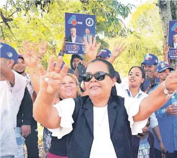  ?? ONELIO DOMÍNGUEZ/LD ?? En los actos oficiales de inauguraci­ón de obras, el grito por la reelección lo dirigen funcionari­os y legislador­es que motivan a sus seguidores.