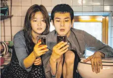  ?? FOTO: KOCH FILM/DPA ?? Die Kellerkind­er Ki-jung (Park So Dam, links) und ihr Bruder Shik (Choi Woo Shi).
