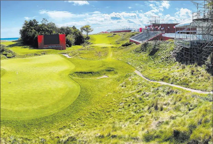  ?? Mike De Sisti Milwaukee Journal-sentinel via AP ?? The 18th hole will be key to the Ryder Cup thanks in part to its 18,000-square-foot green and undulation­s that make getting putts and approaches close difficult.