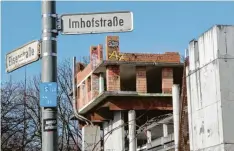  ?? Foto: Annette Zoepf ?? Die Stadt Augsburg fordert die Eigentümer des Kongresspa­rkhauses auf, den Überbau zu beseitigen. Es handelt sich um das Mauerwerk über den Parketagen.