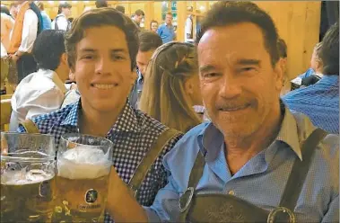  ?? INSTAGRAM A.S. ?? PADRE DE CINCO. El actor con Joseph Baena, su hijo extramatri­monial de 19 años, en Alemania.