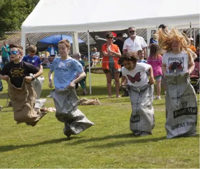  ?? ?? Sack race at Rhu and Shandon Gala Day. Image: Ann Stewart