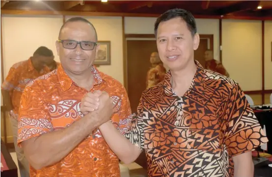  ?? Photo: Waisea Nasokia ?? Commission­er of Police Brigadier General Sitiveni Qiliho (left), and Indonesian Police Head of Sub Directorat­e Narcotics Senior Superinten­dent of Police Jimmy Augustus Anes at the Tanoa Internatio­nal Hotel in Nadi on August 7, 2018.