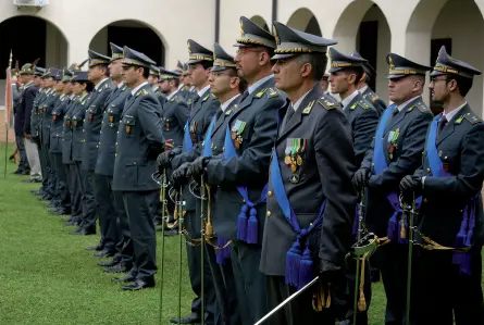  ?? (nella foto la cerimonia a Vicenza) ?? Schierati Ieri la Guardia di Finanza ha festeggiat­o il 244mo anniversar­io