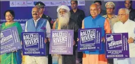  ??  ?? (From right) Haryana CM Manohar Lal Khattar, governor Kaptan Singh Solanki, Sadhguru Jaggi Vasudev, Punjab governor and UT administra­tor VP Singh Badnore, Chandigarh MP Kirron Kher in Chandigarh taking a pledge to save rivers in Chandigarh on Friday....