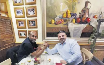  ?? DIARIO DE MALLORCA ?? El príncipe Randy Koussou, junto al empresario Bruno da Silva.