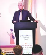  ?? (Eiran Dolev) ?? OECD OFFICIAL Andreas Schleicher addresses municipal education department directors yesterday in Eilat.