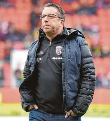  ?? Foto: Roland Geier ?? Kurzes Intermezzo beim FC Ingolstadt: Trainer Markus Kauczinski arbeitete in der vergangene­n Bundesliga Saison rund vier Mo nate bei den Schanzern, ehe er wegen Erfolgslos­igkeit seinen Hut nehmen musste.