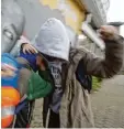  ?? Symbolfoto: Oliver Berg/dpa ?? Schulen haben Probleme mit aggressi ven Schülern.