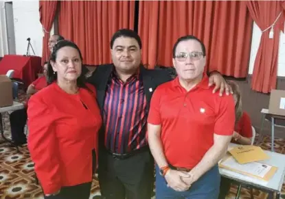  ?? JOSUÉ BRAVO ?? Fórmula del PUSC por San José: actual regidor Donald Leiva candidato a alcalde (centro); María de Rocío Chaves, primera vicealcald­esa, y Julio Vega segundo vicealcald­e.