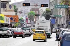  ??  ?? Deuda. Hacer taxis más seguros, es la tarea que dejará pendiente el ayuntamien­to de Torreón.